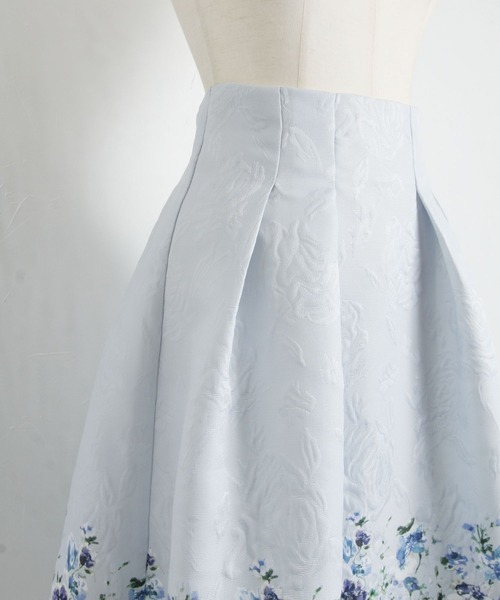 tocco closet(トッコ クローゼット)の「フラワープリント×ローズジャガードタックフレアスカート(スカート・レディース・ピンク/ブルー・M)」の19枚目の写真