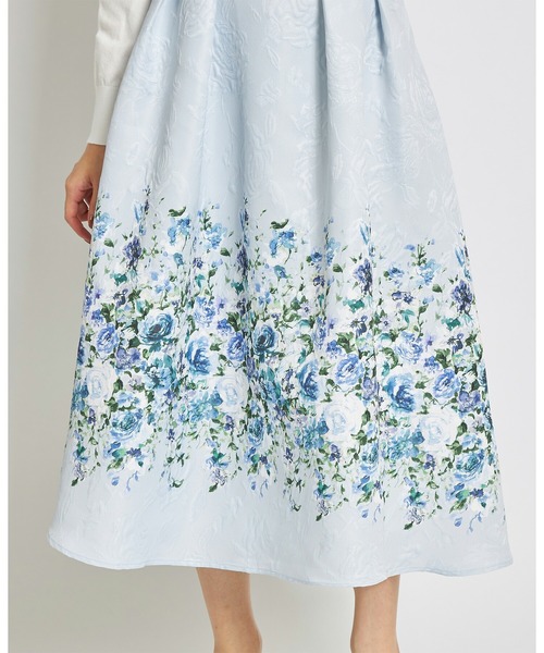 tocco closet(トッコ クローゼット)の「フラワープリント×ローズジャガードタックフレアスカート(スカート・レディース・ピンク/ブルー・M)」の6枚目の写真