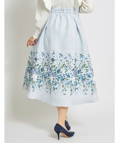 tocco closet(トッコ クローゼット)の「フラワープリント×ローズジャガードタックフレアスカート(スカート・レディース・ピンク/ブルー・M)」の7枚目の写真