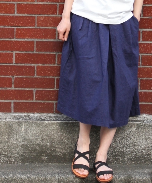 coen(コーエン)の「撥水加工DIAMAGICミディ丈フレアスカート(スカート・レディース・ナチュラル/ネイビー・FREE)」の2枚目の写真