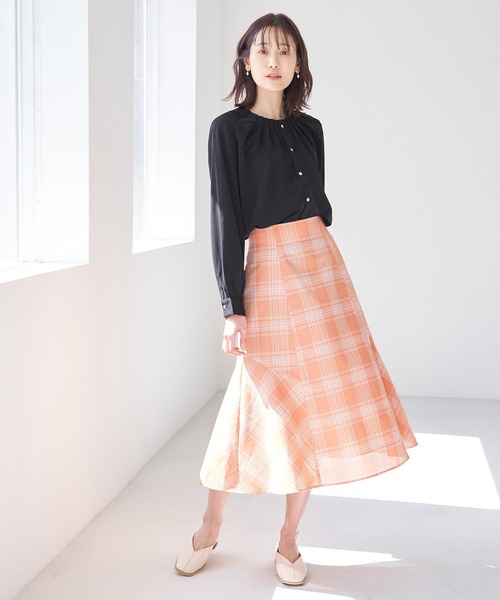 ROPE' PICNIC(ロペピクニック)の「白からの解放!多機能ブラウス/金釦タックブラウス(シャツ/ブラウス・レディース・ホワイト/ネイビー/サックスブルー・38)」の5枚目の写真
