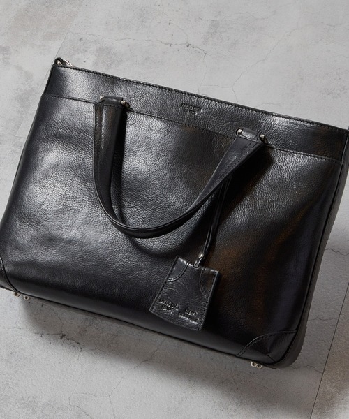 MEN'S BIGI（メンズビギ）の「【SEEKER別注】ブリーフバッグ（ショルダーバッグ・メンズ・キャメル/ネイビー/ブラック・FREE）」の2枚目の写真