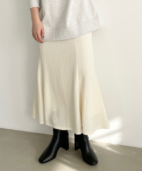 LOWRYS FARM(ローリーズファーム)の「フクレジャガードカットフレアスカート 185889(スカート・レディース・ブラック/アイボリー/グリーン/イエロー・FREE)」の2枚目の写真