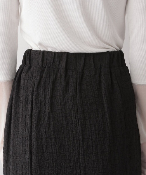 LOWRYS FARM(ローリーズファーム)の「フクレジャガードカットフレアスカート 185889(スカート・レディース・ブラック/アイボリー/グリーン/イエロー・FREE)」の17枚目の写真