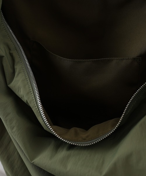 COLONY 2139（コロニートゥーワンスリーナイン）の「ギャザーショルダー2WAYバッグ（ショルダーバッグ・レディース・ブラック/カーキ/イエロー/アイボリー/ブルー/ミント/オレンジ/ネイビー/レッド/グリーン/グレー/ホワイト系その他/ブラック系その他/シルバー・FREE）」の18枚目の写真