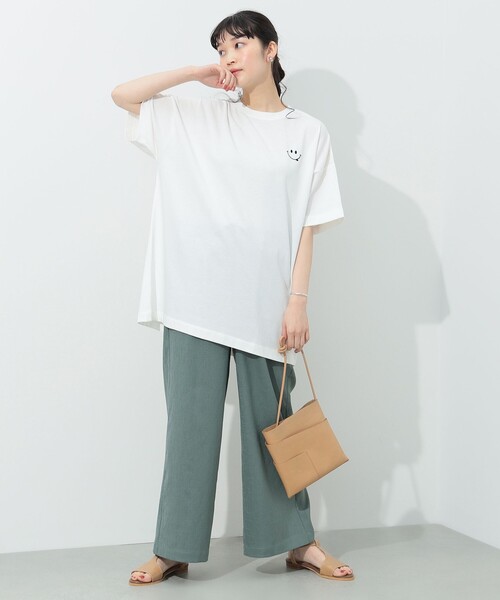 BEAMS HEART(ビームスハート)の「BEAMS HEART / スマイル刺繍 Tシャツ(Tシャツ/カットソー・レディース・ライトオリーブ/ベージュ/ブラック/オフホワイト・FREE)」の18枚目の写真