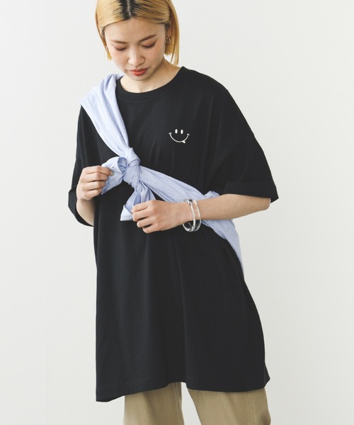 BEAMS HEART(ビームスハート)の「BEAMS HEART / スマイル刺繍 Tシャツ(Tシャツ/カットソー・レディース・ライトオリーブ/ベージュ/ブラック/オフホワイト・FREE)」の8枚目の写真