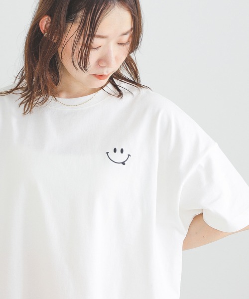 BEAMS HEART(ビームスハート)の「BEAMS HEART / スマイル刺繍 Tシャツ(Tシャツ/カットソー・レディース・ライトオリーブ/ベージュ/ブラック/オフホワイト・FREE)」の9枚目の写真