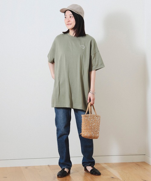 BEAMS HEART(ビームスハート)の「BEAMS HEART / スマイル刺繍 Tシャツ(Tシャツ/カットソー・レディース・ライトオリーブ/ベージュ/ブラック/オフホワイト・FREE)」の13枚目の写真