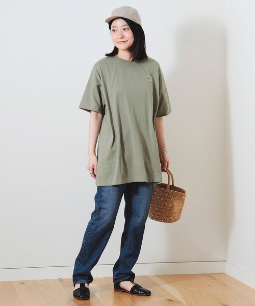 BEAMS HEART(ビームスハート)の「BEAMS HEART / スマイル刺繍 Tシャツ(Tシャツ/カットソー・レディース・ライトオリーブ/ベージュ/ブラック/オフホワイト・FREE)」の15枚目の写真