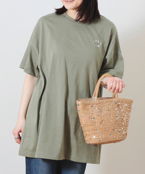 BEAMS HEART(ビームスハート)の「BEAMS HEART / スマイル刺繍 Tシャツ(Tシャツ/カットソー・レディース・ライトオリーブ/ベージュ/ブラック/オフホワイト・FREE)」の16枚目の写真