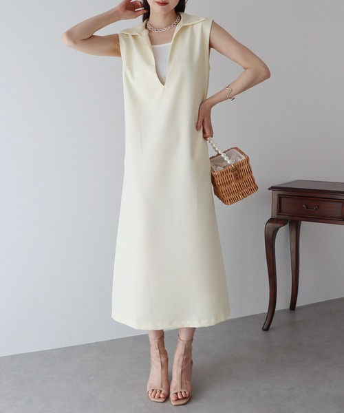 BLUEEAST(ブルーイースト)の「深Vネックジャンスカ(ジャンパースカート・レディース・ブラック/アイボリー/グレイッシュベージュ・MEDIUM)」の1枚目の写真