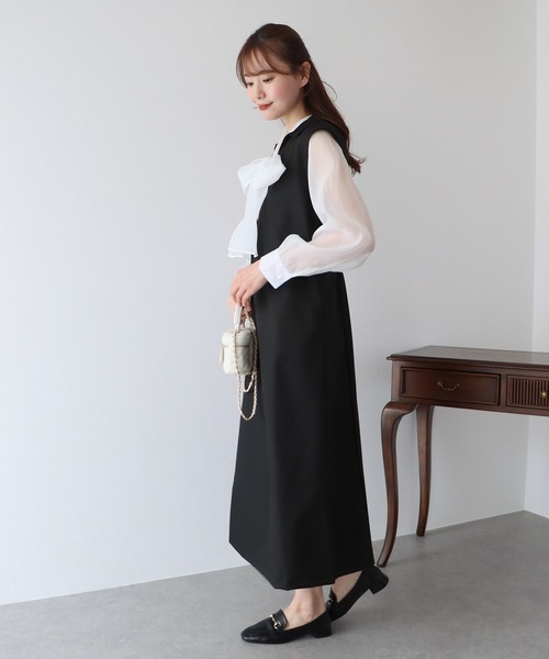 BLUEEAST(ブルーイースト)の「深Vネックジャンスカ(ジャンパースカート・レディース・ブラック/アイボリー/グレイッシュベージュ・MEDIUM)」の8枚目の写真