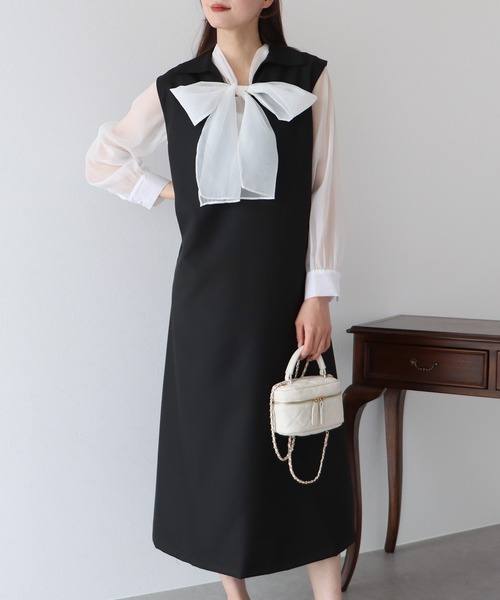 BLUEEAST(ブルーイースト)の「深Vネックジャンスカ(ジャンパースカート・レディース・ブラック/アイボリー/グレイッシュベージュ・MEDIUM)」の4枚目の写真