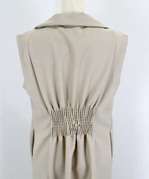 BLUEEAST(ブルーイースト)の「深Vネックジャンスカ(ジャンパースカート・レディース・ブラック/アイボリー/グレイッシュベージュ・MEDIUM)」の18枚目の写真