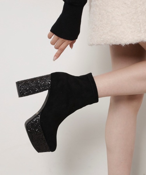 ESPERANZA（エスペランサ）の「新色追加【ラク盛り／ショートブーツ】リピーター続出／脚長美脚　厚底ショートブーツ（ブーツ・レディース・ブラック系/ベージュ/アイボリー/ブラック/ベージュ系その他/ベージュ系8/ブラウン系/グレイッシュベージュ/アイボリー系8/ブラック系8・LL/L/M/S）」の4枚目の写真