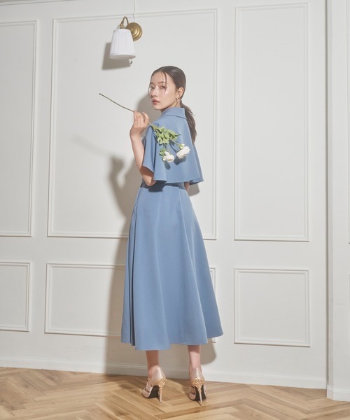 ANDGEEBEE(アンジービー)の「2WAYケープワンピ(ワンピース・レディース・ブルー/ベージュ・MEDIUM)」の13枚目の写真