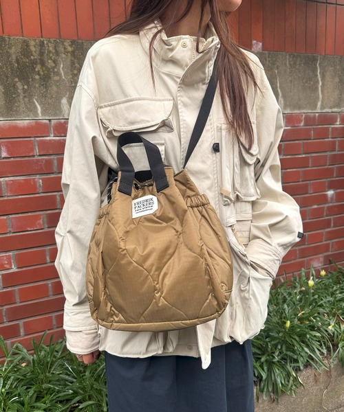 FREDRIK PACKERS(フレドリックパッカーズ)の「【FREDRIK PACKERS】70D BLOOM SHOULDER QUILTING(ショルダーバッグ・レディース・ベージュ/ブラック/オリーブ・FREE)」の7枚目の写真