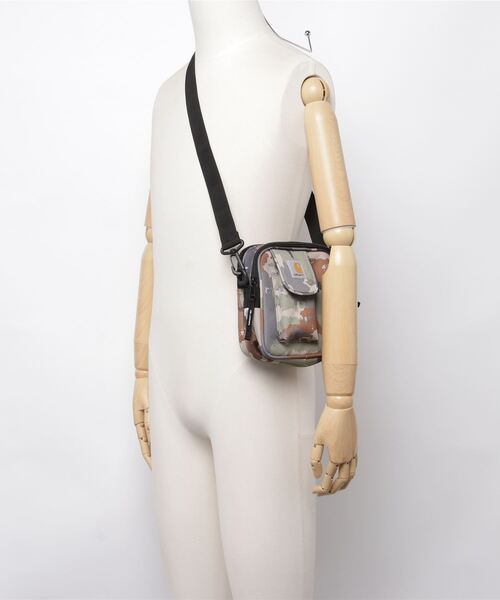 Carhartt WIP（カーハートダブリューアイピー）の「【CARHARTT WIP】コンパクトサコッシュ ESSENTIALS BAG SMALL（ショルダーバッグ・メンズ・マルチ/ブラウン/ダークグレー/ブラック/カーキ・FREE）」の7枚目の写真