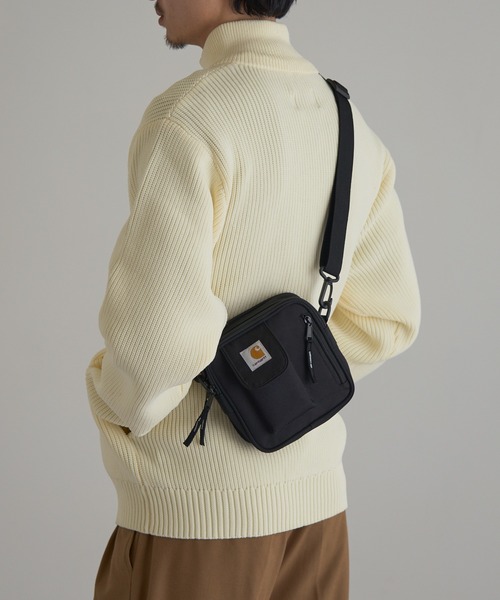 Carhartt WIP（カーハートダブリューアイピー）の「【CARHARTT WIP】コンパクトサコッシュ ESSENTIALS BAG SMALL（ショルダーバッグ・メンズ・マルチ/ブラウン/ダークグレー/ブラック/カーキ・FREE）」の10枚目の写真