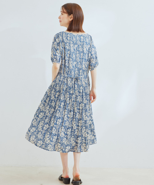 Jayro(ジャイロ)の「プリーツワンピース(ワンピース・レディース・ブラック/ブルー/ピンク・M)」の4枚目の写真