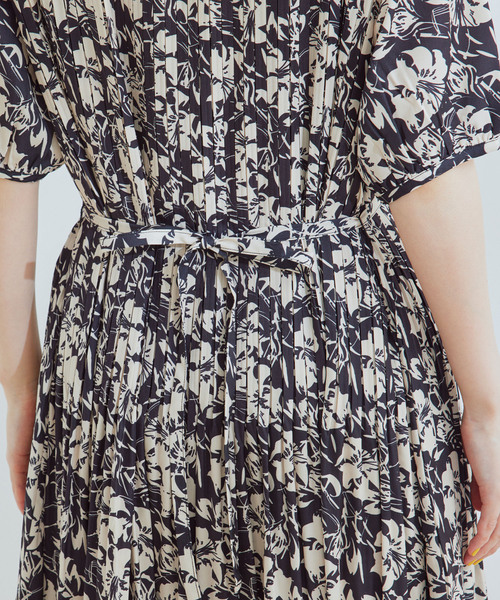 Jayro(ジャイロ)の「プリーツワンピース(ワンピース・レディース・ブラック/ブルー/ピンク・M)」の10枚目の写真