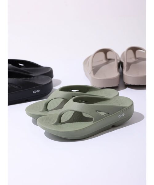 OOFOS（ウーフォス）の「OOFOS Ooriginal（サンダル・レディース・ブラック/ベージュ/カーキ・24/22/23）」の18枚目の写真