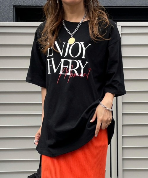 feepur by saya(フェピュールバイサヤ)の「配色ニュアンスロゴTee(Tシャツ/カットソー・レディース・ブルー/オフホワイト/ブラック/ピンク・MEDIUM)」の2枚目の写真