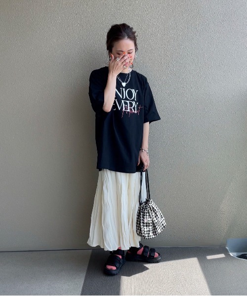 feepur by saya(フェピュールバイサヤ)の「配色ニュアンスロゴTee(Tシャツ/カットソー・レディース・ブルー/オフホワイト/ブラック/ピンク・MEDIUM)」の14枚目の写真