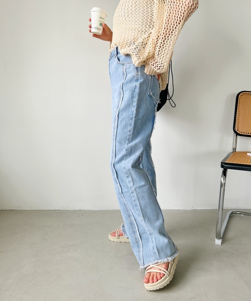 CLEA(クレア)の「フリンジライン ストレートデニムパンツ(デニムパンツ・レディース・ブルー/ライトブルー・M/L)」の17枚目の写真