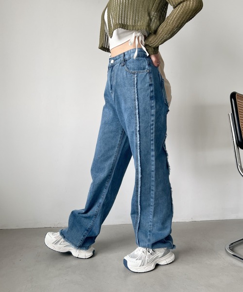 CLEA(クレア)の「フリンジライン ストレートデニムパンツ(デニムパンツ・レディース・ブルー/ライトブルー・M/L)」の6枚目の写真