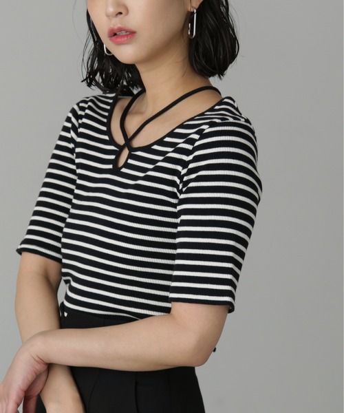 FREE'S MART（フリーズマート）の「◆ホルターネック半袖カットソー（Tシャツ/カットソー・レディース・ホワイト系その他/ブルー/ブラック・FREE）」の2枚目の写真