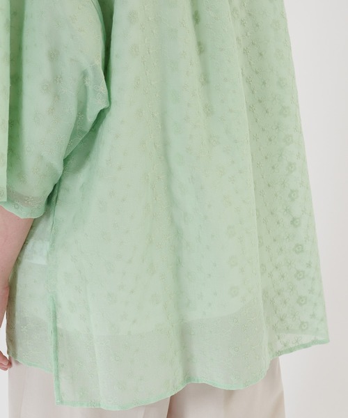 ONCILY(オンシェリー)の「JACQUARD EMBROIDERED SHEER SHIRT / ジャガード刺繍シアーシャツ(シャツ/ブラウス・メンズ・ライトグリーン/オフホワイト・MEDIUM/LARGE)」の5枚目の写真