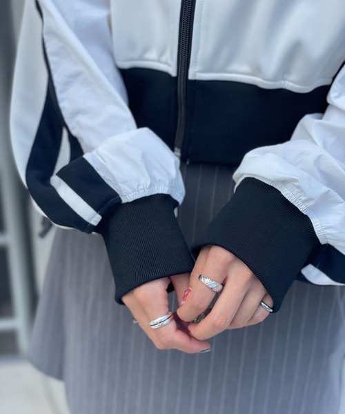 CIAOPANIC(チャオパニック)の「【2サイズ展開】サイドライントラックジャケット(ナイロンジャケット・レディース・オフホワイト/サックスブルー/ブラウン/ベージュ・FREE/1)」の18枚目の写真