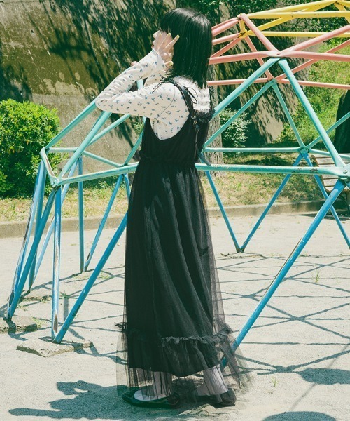 kutir（クティール）の「【クティールとレトロ】フラワーハイネックトップス（Tシャツ/カットソー・レディース・オレンジ/ブルー・FREE）」の16枚目の写真