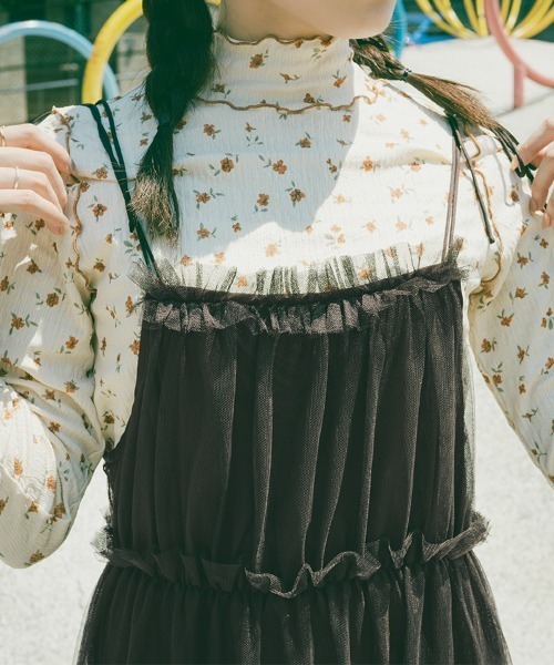 kutir（クティール）の「【クティールとレトロ】フラワーハイネックトップス（Tシャツ/カットソー・レディース・オレンジ/ブルー・FREE）」の21枚目の写真