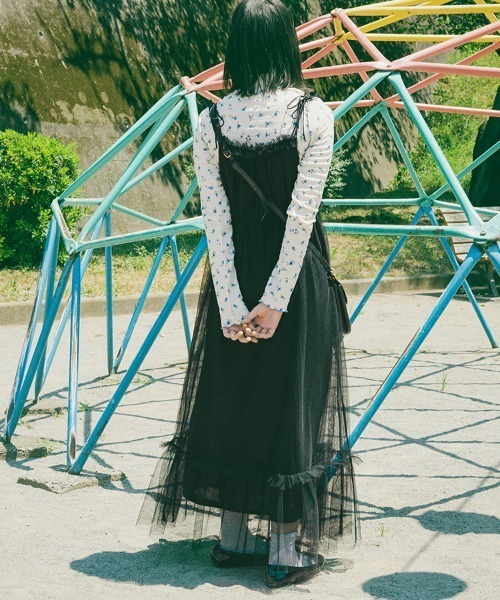 kutir（クティール）の「【クティールとレトロ】フラワーハイネックトップス（Tシャツ/カットソー・レディース・オレンジ/ブルー・FREE）」の17枚目の写真