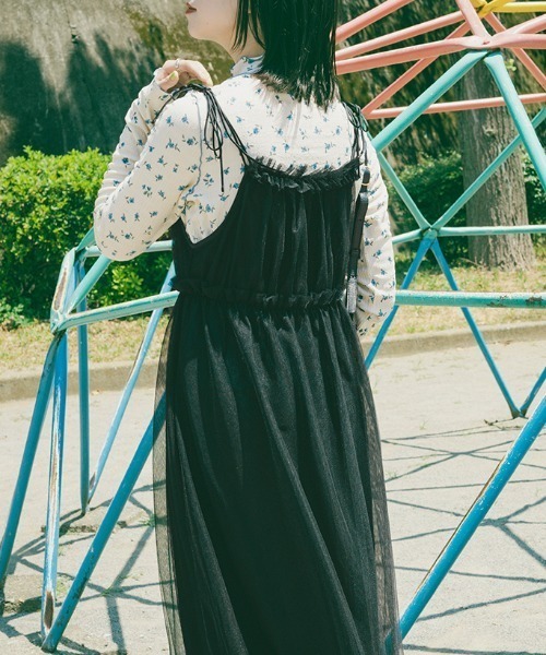 kutir（クティール）の「【クティールとレトロ】フラワーハイネックトップス（Tシャツ/カットソー・レディース・オレンジ/ブルー・FREE）」の11枚目の写真