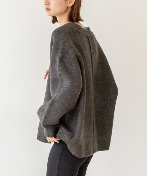 VitaFelice（ヴィータフェリーチェ）の「ディープVネックニットプルオーバー（ニット/セーター・レディース・オートミール/ベージュ/チャコール/ミント/ピンク/ベージュ系・FREE）」の7枚目の写真