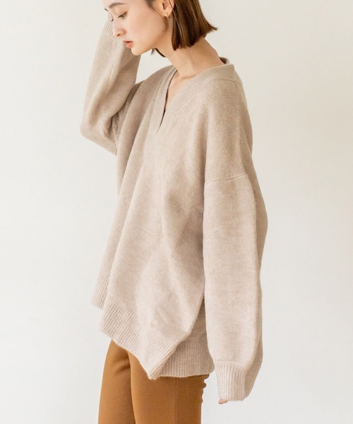 VitaFelice（ヴィータフェリーチェ）の「ディープVネックニットプルオーバー（ニット/セーター・レディース・オートミール/ベージュ/チャコール/ミント/ピンク/ベージュ系・FREE）」の10枚目の写真