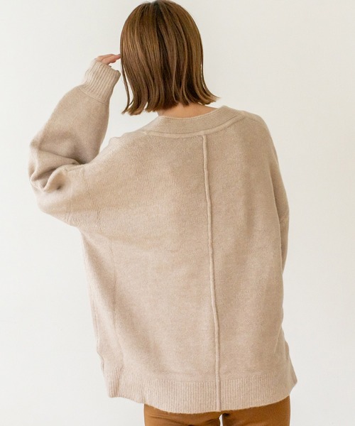 VitaFelice（ヴィータフェリーチェ）の「ディープVネックニットプルオーバー（ニット/セーター・レディース・オートミール/ベージュ/チャコール/ミント/ピンク/ベージュ系・FREE）」の13枚目の写真