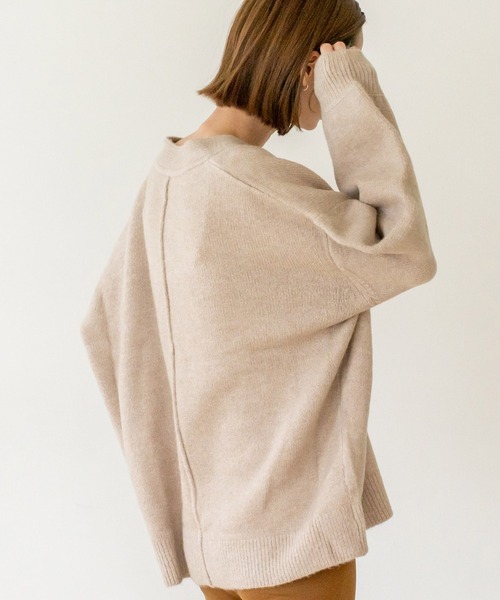 VitaFelice（ヴィータフェリーチェ）の「ディープVネックニットプルオーバー（ニット/セーター・レディース・オートミール/ベージュ/チャコール/ミント/ピンク/ベージュ系・FREE）」の11枚目の写真