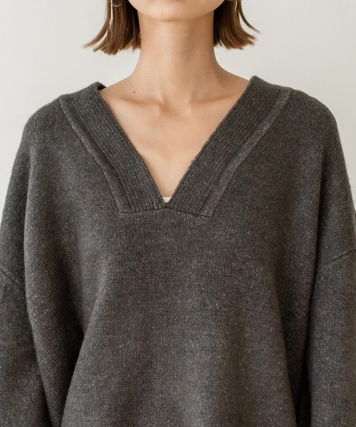 VitaFelice（ヴィータフェリーチェ）の「ディープVネックニットプルオーバー（ニット/セーター・レディース・オートミール/ベージュ/チャコール/ミント/ピンク/ベージュ系・FREE）」の15枚目の写真