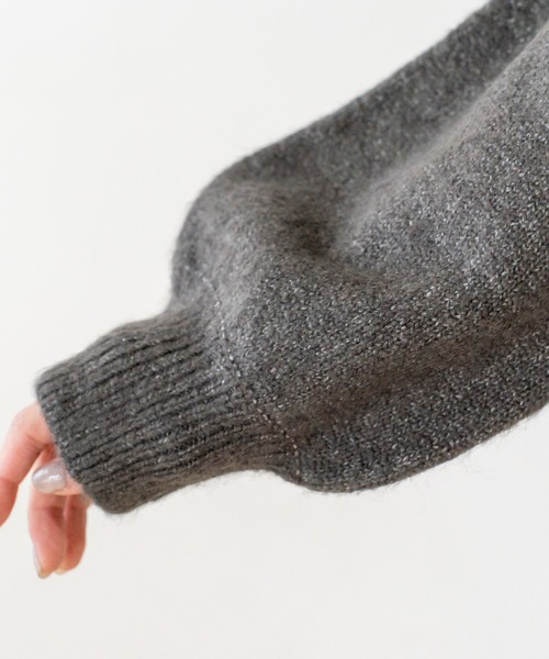 VitaFelice（ヴィータフェリーチェ）の「ディープVネックニットプルオーバー（ニット/セーター・レディース・オートミール/ベージュ/チャコール/ミント/ピンク/ベージュ系・FREE）」の16枚目の写真