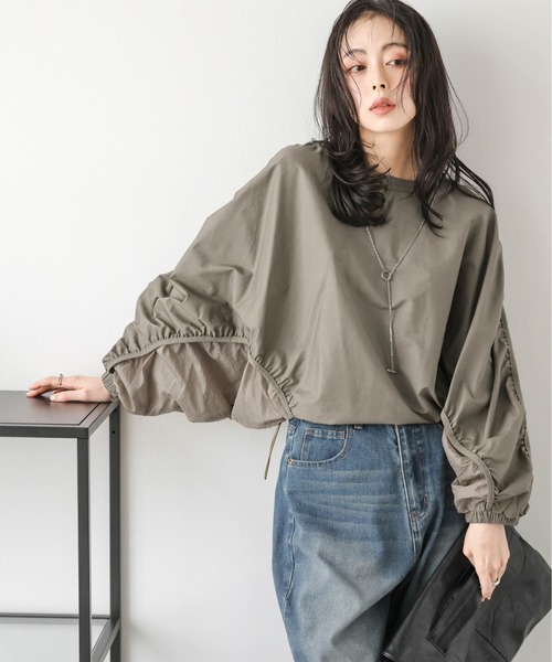 La-gemme(ラジェム)の「ギャザースリーブプルオーバー(シャツ/ブラウス・レディース・カーキ/ホワイト/ブラック・フリー)」の1枚目の写真
