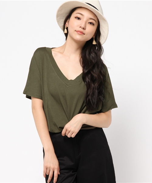 MOUSSY(マウジー)の「ERI LOOSE V/N TOPS J Ⅲ(Tシャツ/カットソー・レディース・ホワイト系その他/カーキ系/ホワイト/ブラウン/レッド/ブラック・FREE)」の6枚目の写真