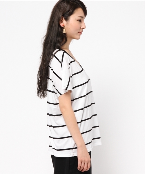 MOUSSY(マウジー)の「ERI LOOSE V/N TOPS J Ⅲ(Tシャツ/カットソー・レディース・ホワイト系その他/カーキ系/ホワイト/ブラウン/レッド/ブラック・FREE)」の8枚目の写真