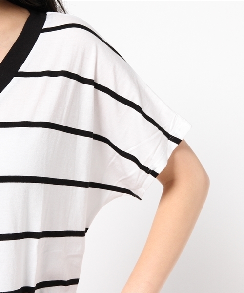 MOUSSY(マウジー)の「ERI LOOSE V/N TOPS J Ⅲ(Tシャツ/カットソー・レディース・ホワイト系その他/カーキ系/ホワイト/ブラウン/レッド/ブラック・FREE)」の12枚目の写真