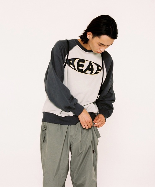 aeae（エーイーエーイー）の「Vintage Logo Raglan Sweatshirts（スウェット・レディース・チャコールグレー/ネイビー/ベージュ・FREE）」の6枚目の写真