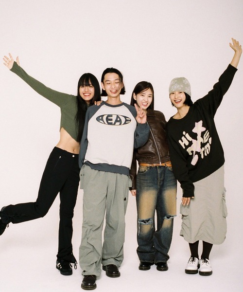 aeae（エーイーエーイー）の「Vintage Logo Raglan Sweatshirts（スウェット・レディース・チャコールグレー/ネイビー/ベージュ・FREE）」の7枚目の写真